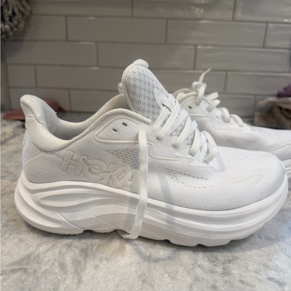 Hoka Women's Clifton 10 Sneakers - Wise width 8women - Picture 7 of 9